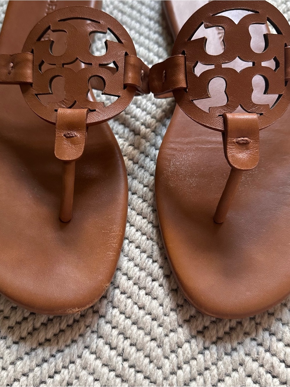 Tory Burch Cognac Miller Logo Thong Sandals - Picture 5 of 6